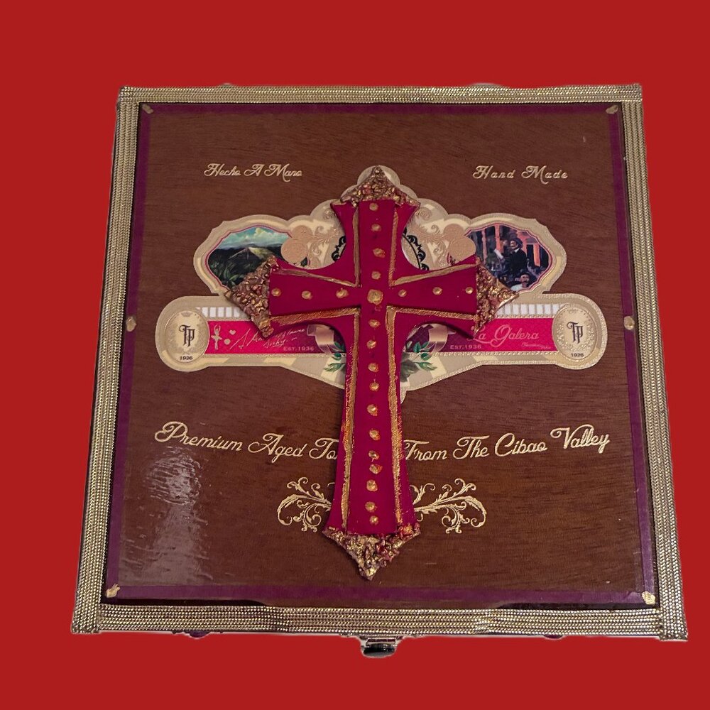 SUEÑOS de Saundra Upcycled, Le Galera Cigar Box, ARTFUL STORAGE